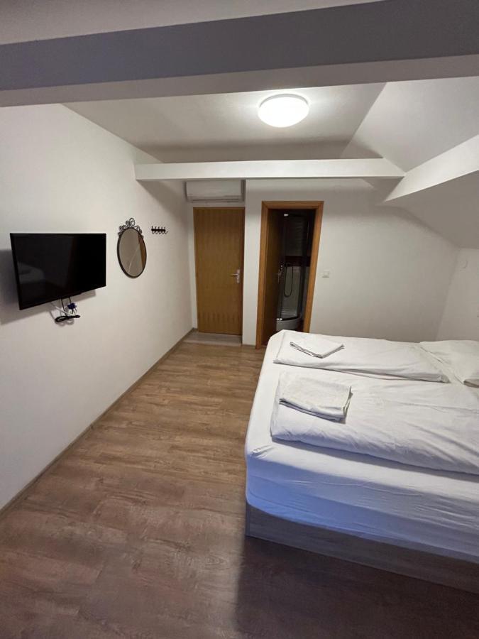 Sobe Zimmer Frei Pozega Exterior photo