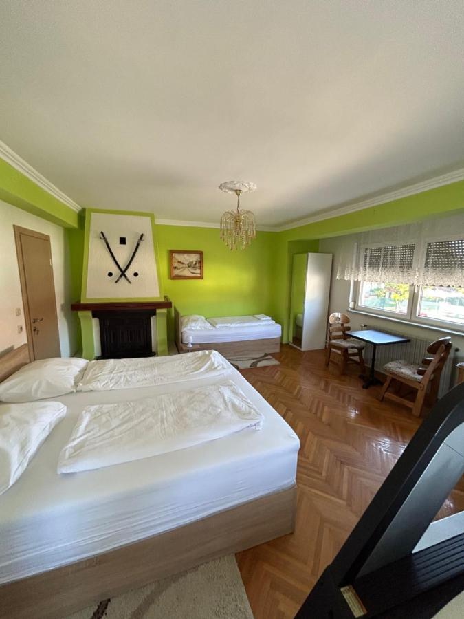 Sobe Zimmer Frei Pozega Exterior photo