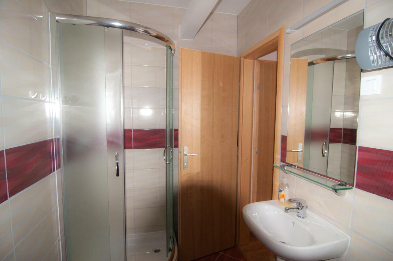 Sobe Zimmer Frei Pozega Exterior photo